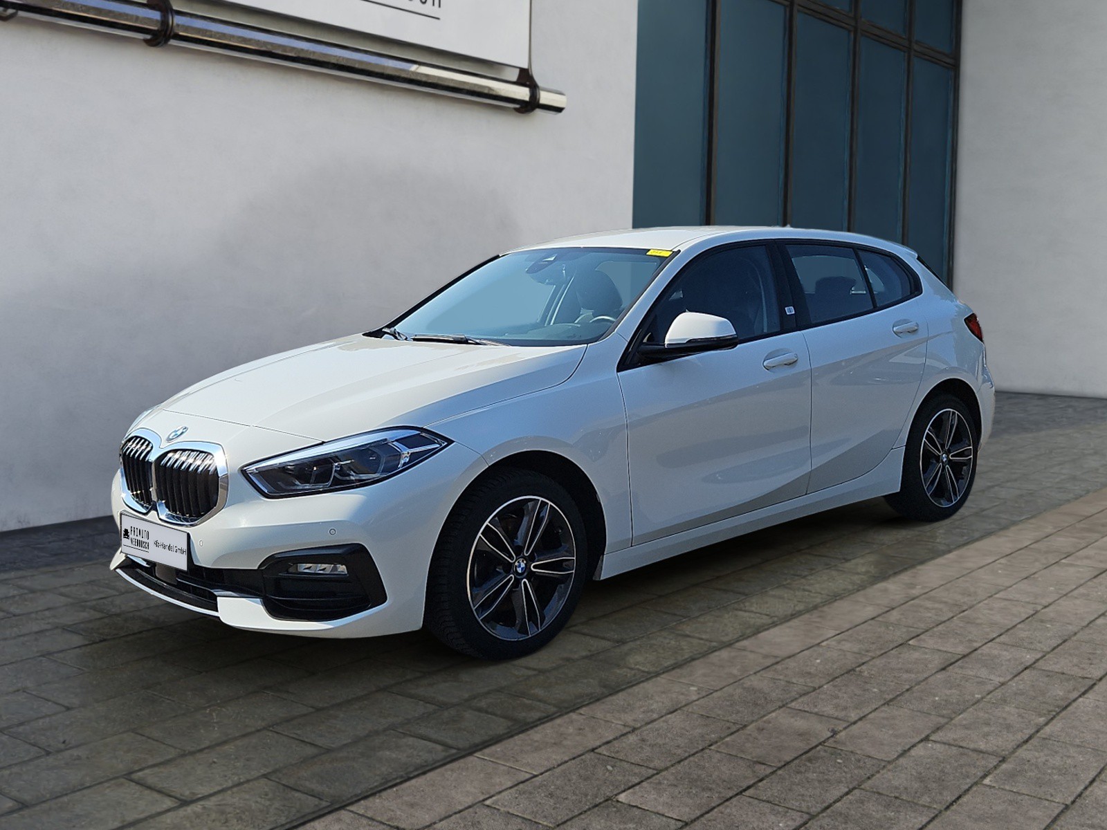 BMW 118i Sport Line CARPLAY/HEADUP/WIRELESS/17"