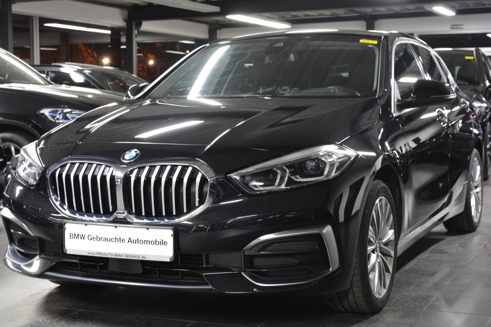 BMW 118i Luxury Line HEAD-UP/ABSTANDSTEMPOMAT/KAMERA