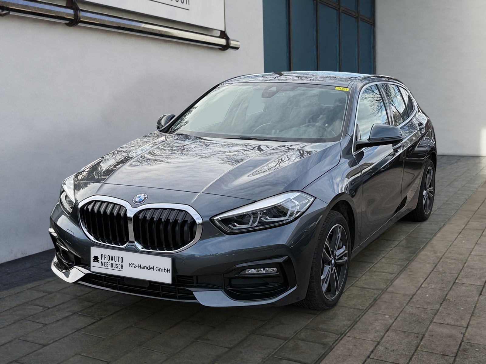 BMW 118i Sport Line RFK/COMFORT/WLAN/PARKASSIST/APPLE