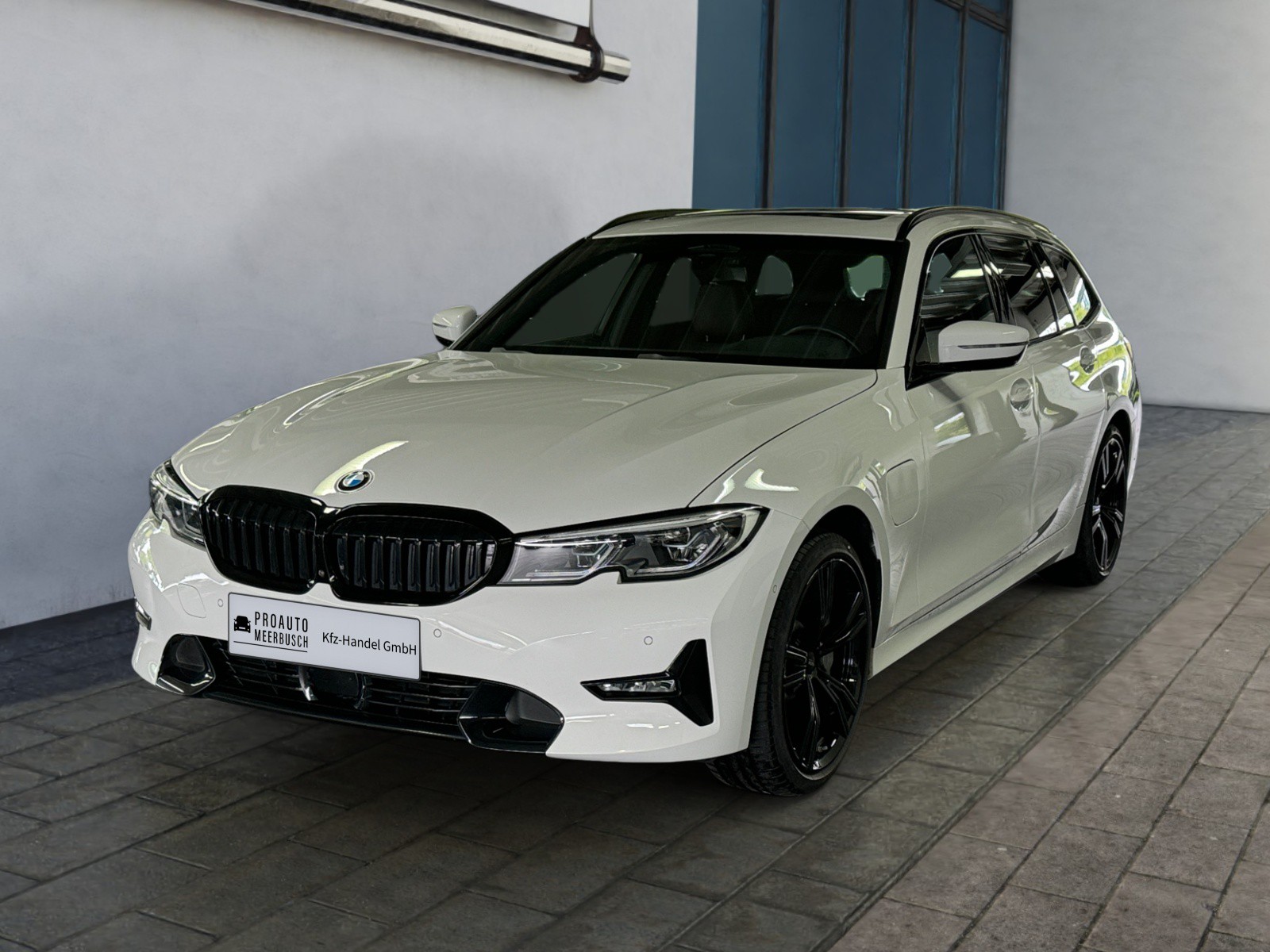 BMW 330e xDrive Sport Line LASER/PANO/ASISST/H&K/AHK