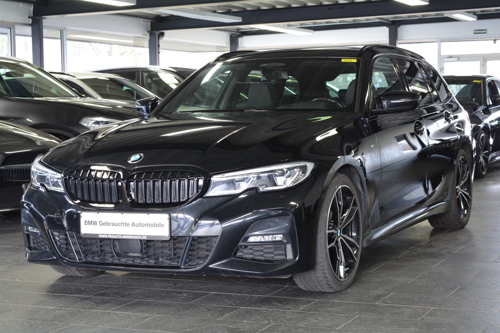 BMW 320 d xDrive Tour. M Sport ACC/PANORAMA/STANDHEIZUNG/AHK