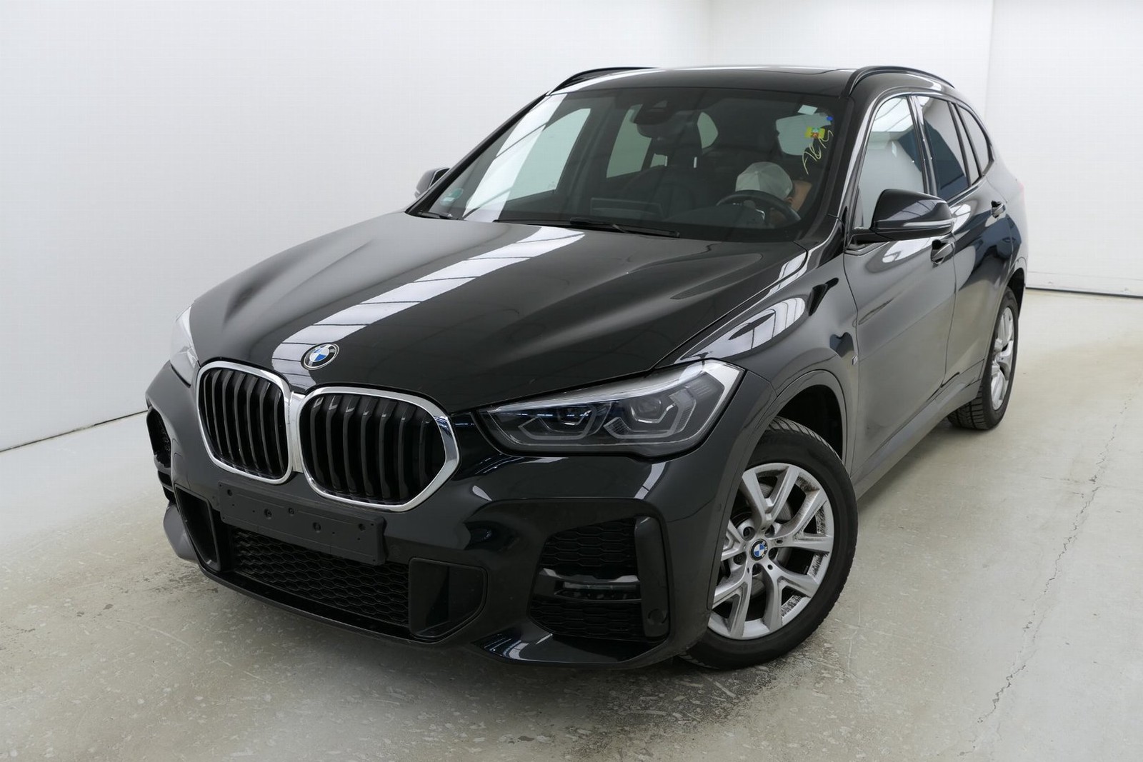 BMW X1 xDrive 20d M Sport PANO/HEADUP/AHK/HIFI/LEDER