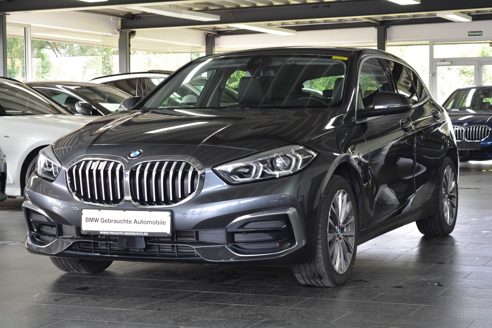 BMW 118 i Luxury Line KAMERA/TOTWINKEL/ACC/HEADUP/HIFI
