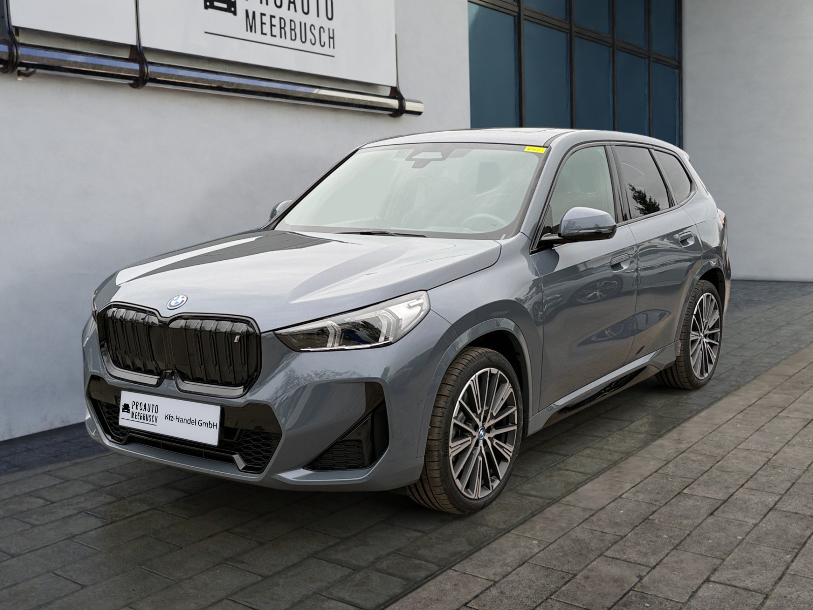 BMW iX1 30 xDrive M Sport AHK/ACC/MMRY/HEADUP/PANO