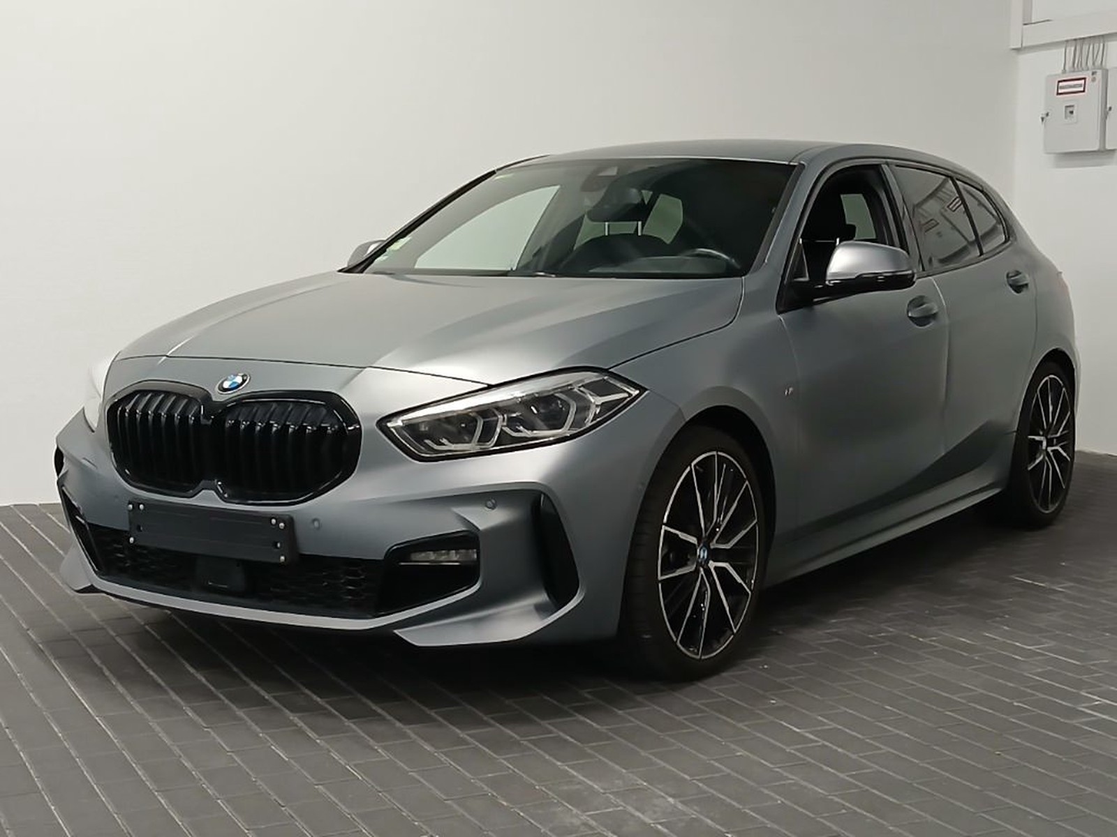 BMW 118i M Sport ACC/H&K/ADAPTLED/KMFRTZGNG/MMRY