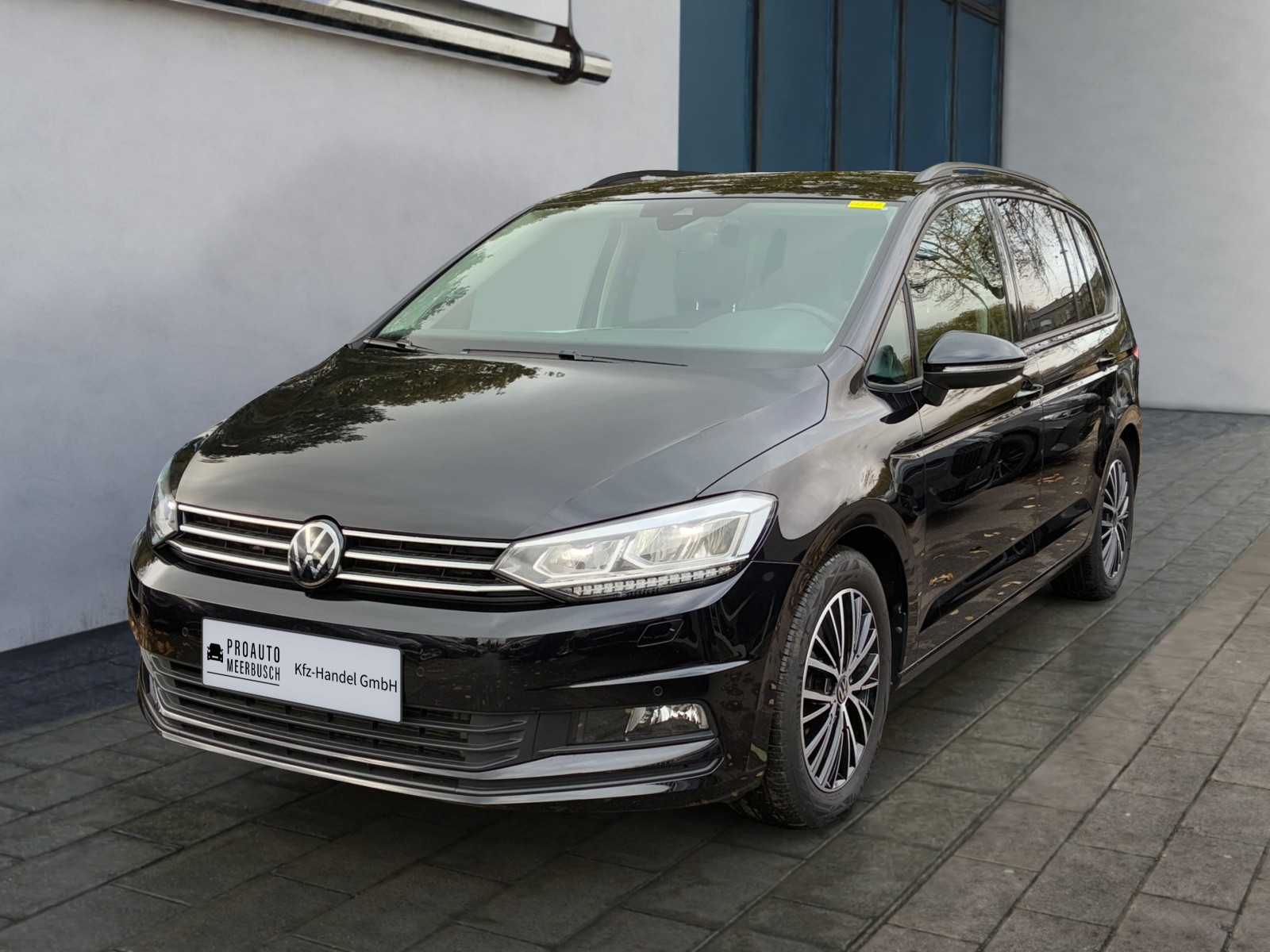 Volkswagen Touran Comfortline AHK/RFK/DYNAUDIO/STNDHZNG/LED