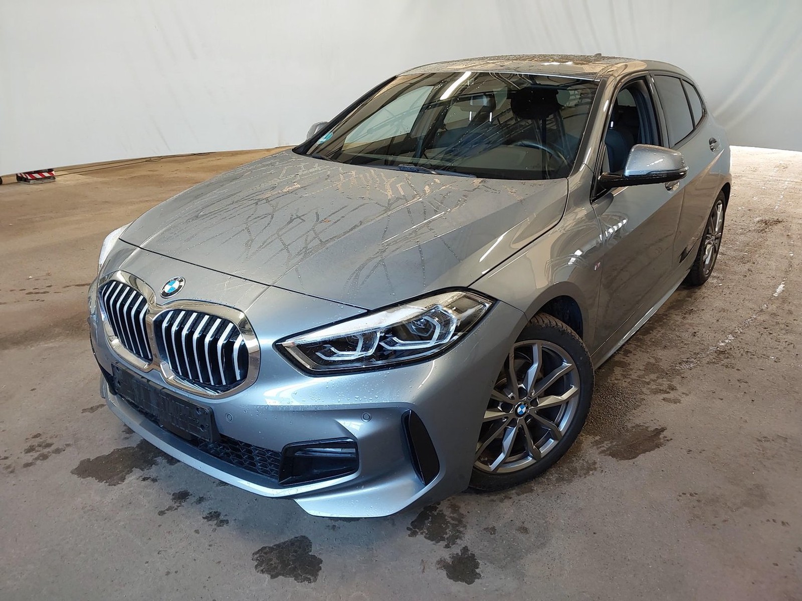 BMW 118i M Sport ADAPTLED/PANO/PARKASSIST/HIFI/NAVI