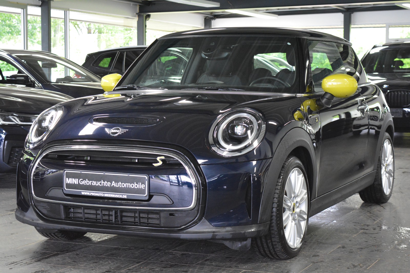 MINI COOPER SE NAVI/LEDER/PDC/SITZHEIZUNG/LED/DAB/17´´