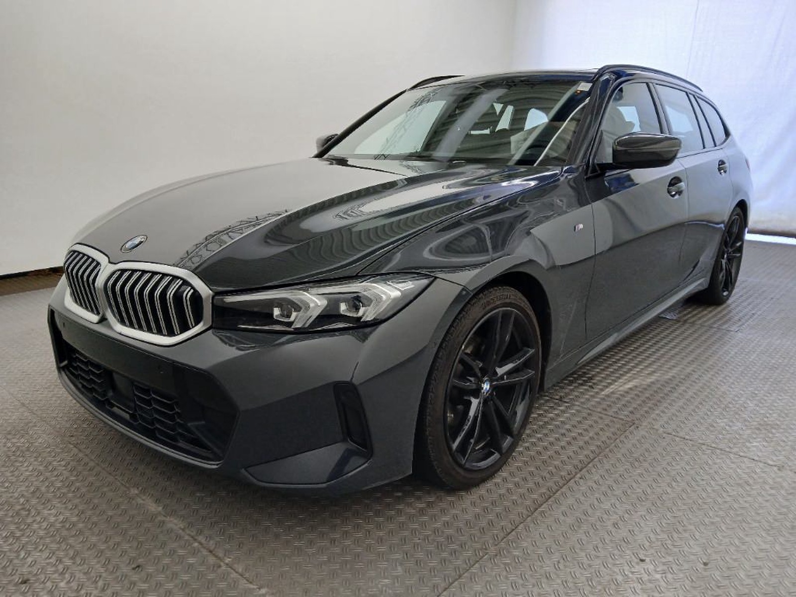 BMW 320d xDrive M Sport MMRY/PANO/STNDHZNG/KMFRTZGNG