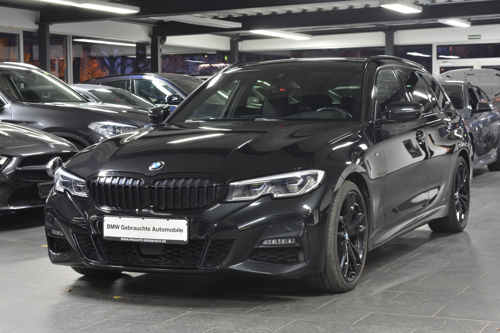 BMW 320 d xDrive Tour. M Sport PANORAMA/19ZOLL/HEADUP/LASER