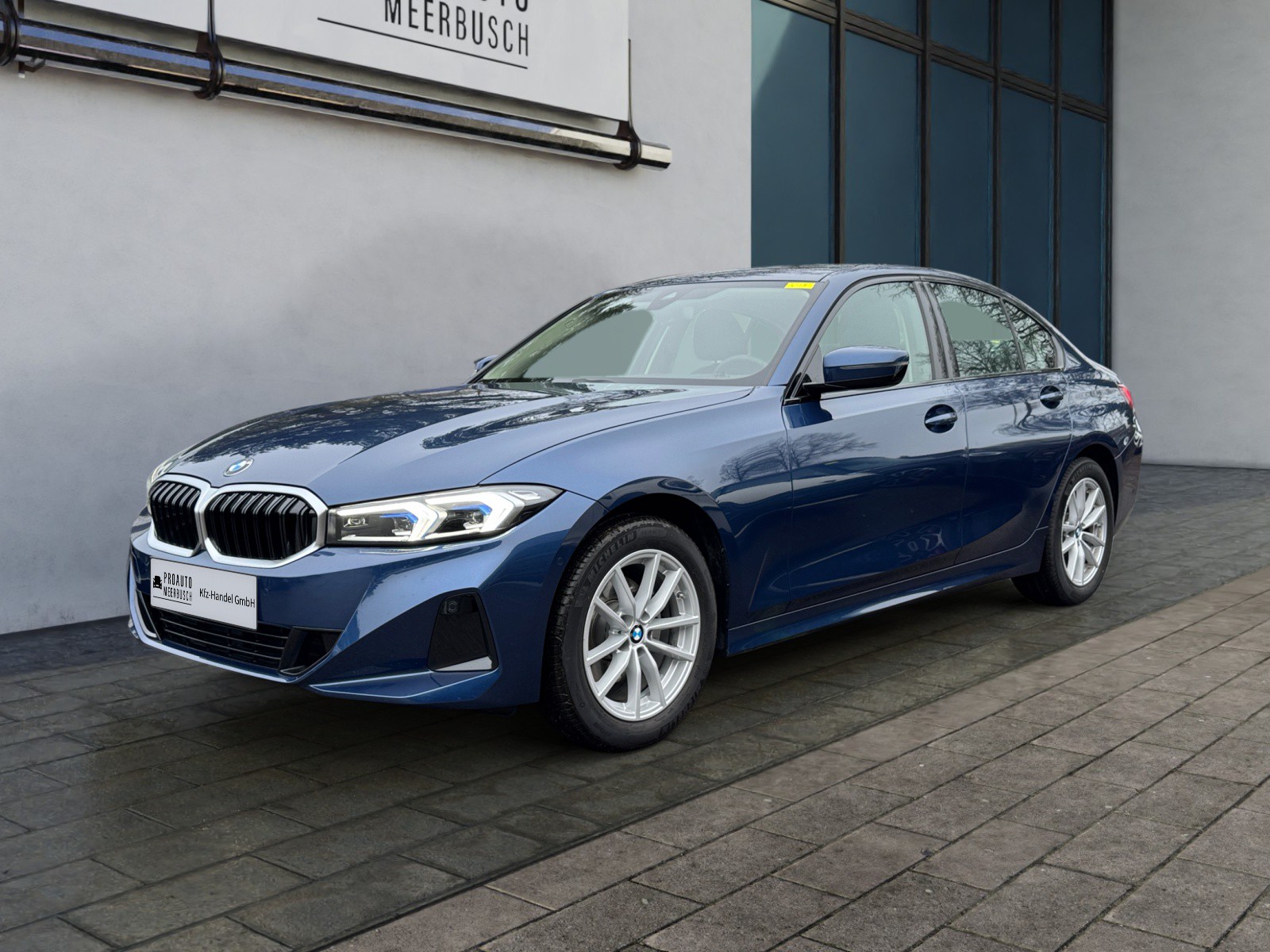 BMW 320i ADAPTIVLED/HEADUP/MMRY/KOMFORTZUGANG/KAMERA
