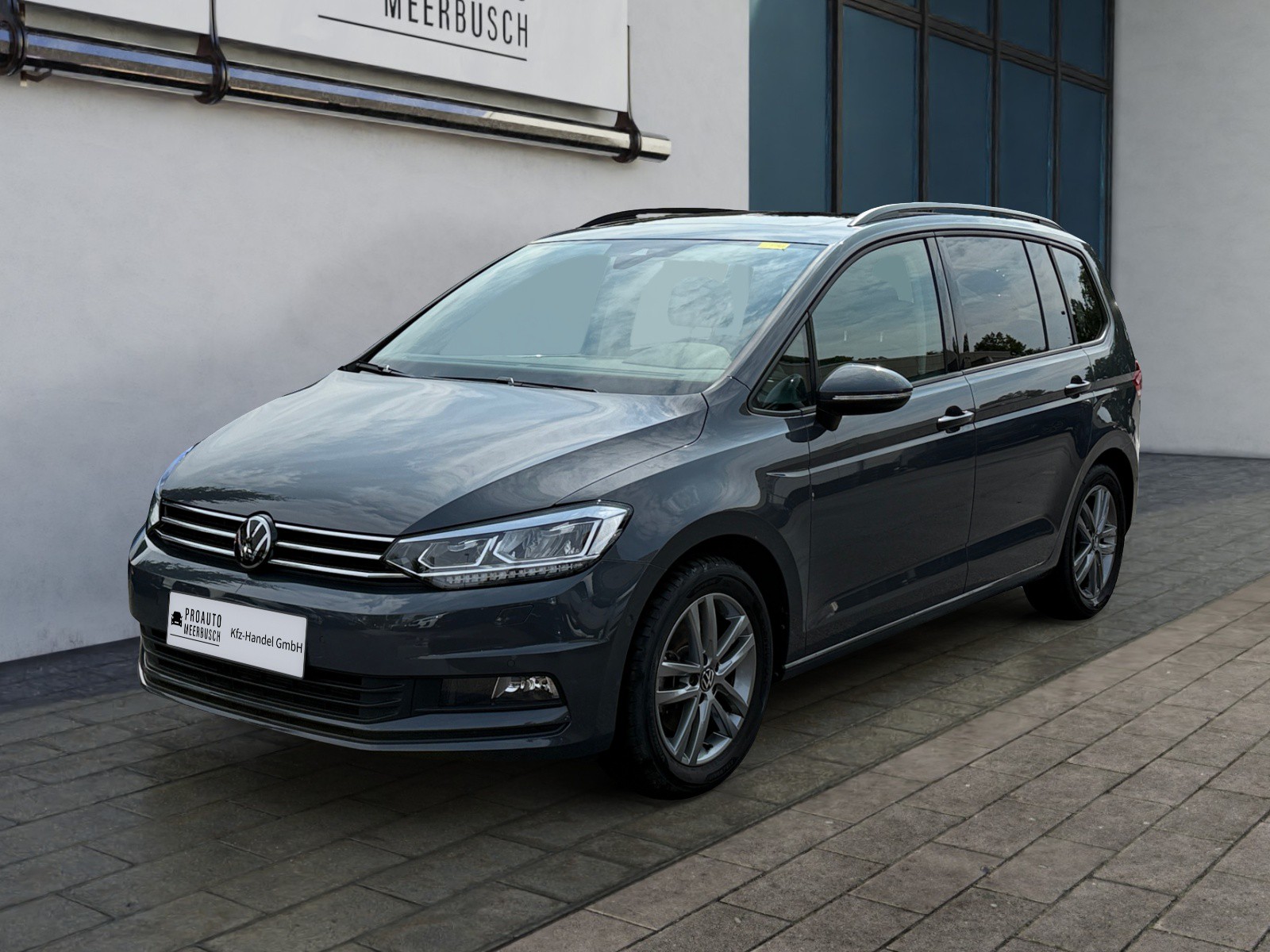 Volkswagen Touran Comfortline EASYOPN/PANO/STNDHZNG/DYNAUDIO