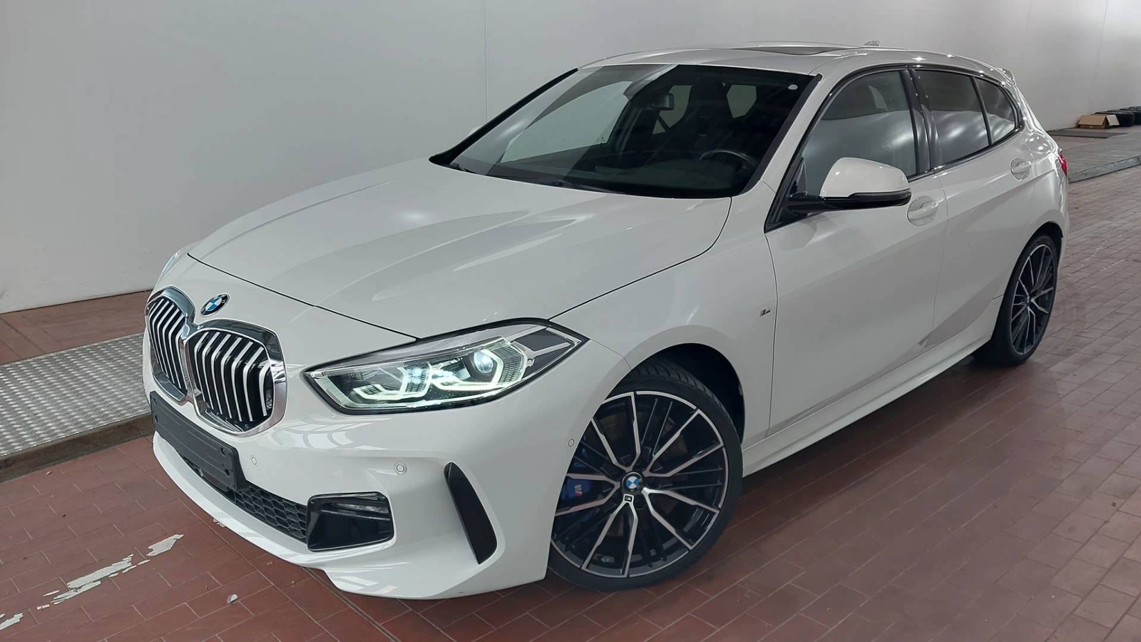 BMW 118i M Sport HEADUP/PANO/KAMERA/PARKASSIST