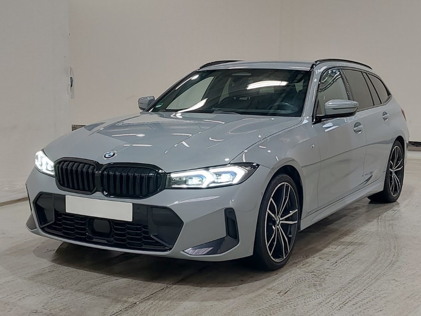 BMW 320d xDrive M Sport AHK/ADAPTLED/STNDHZNG/HEADUP