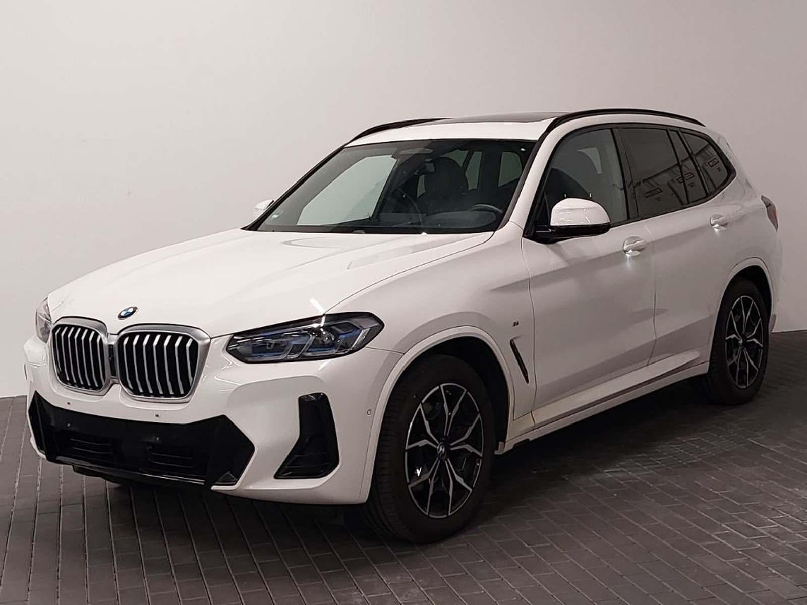 BMW X3 xDrive 30d M Sport AHK/LASER/HEADUP/PANO/360°