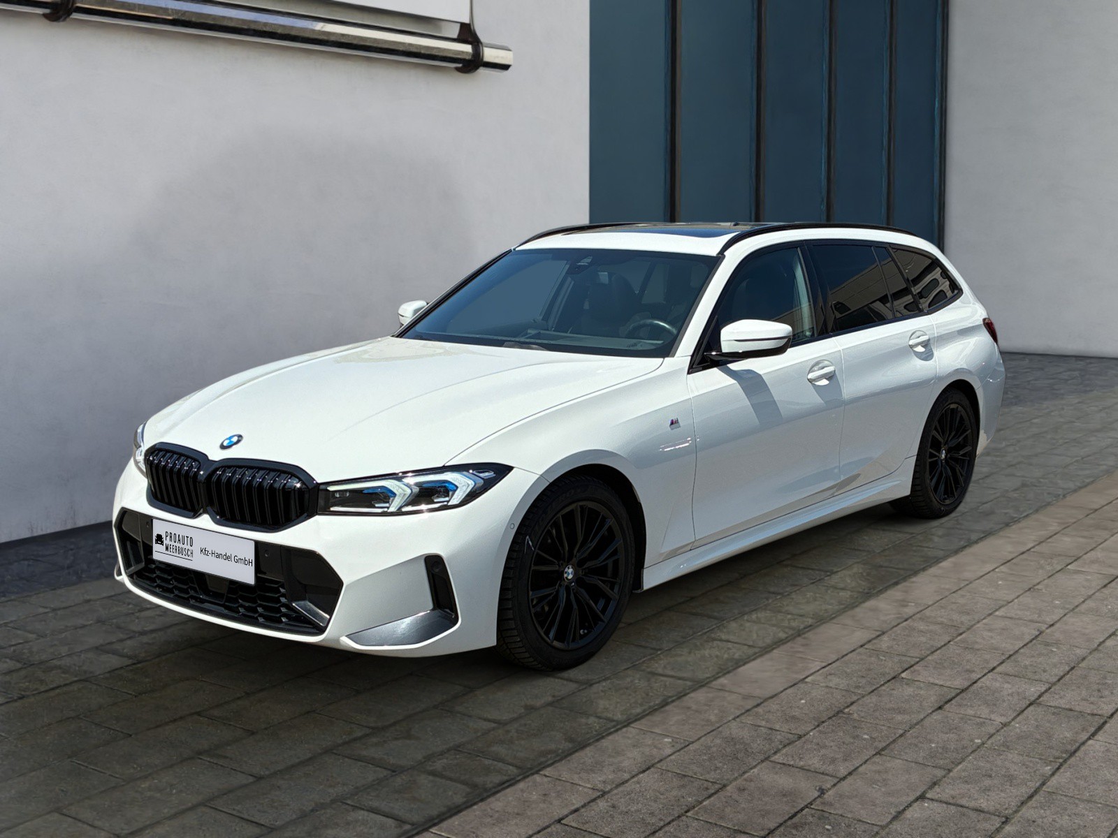 BMW 320d M Sport AHK/MMRY/ACC/ADAPTLED/PANO/KMFRTZGNG