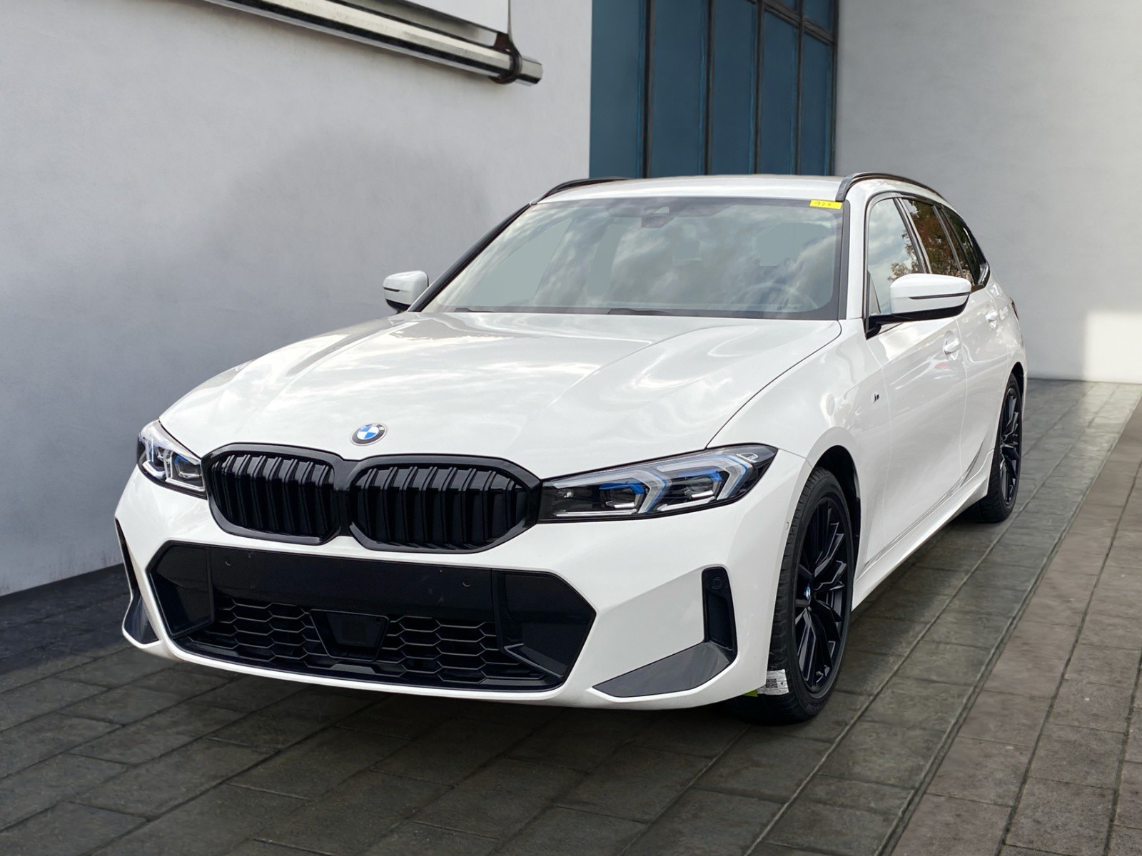 BMW 320i M Sport ACC/ADAPTIVLED/MEMORY/HEADUP/HIFI