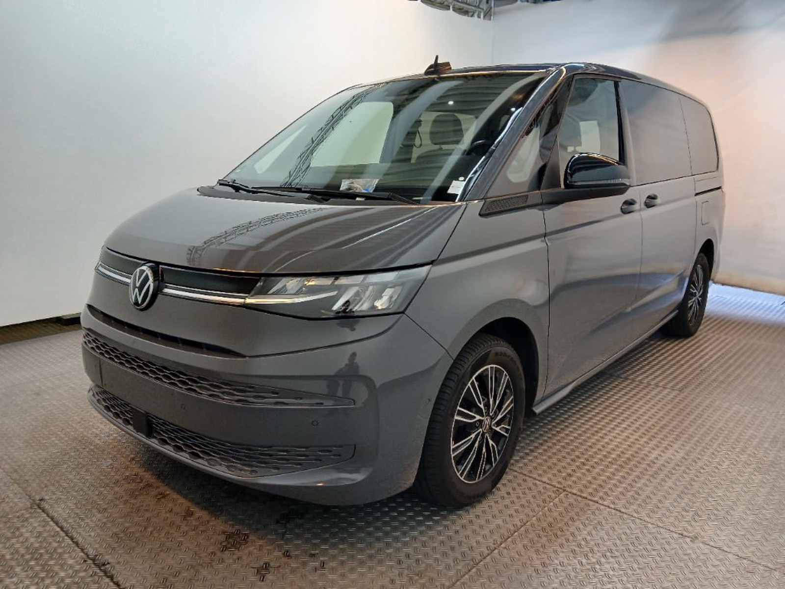 Volkswagen T7 Multivan lang AHK/ACC/RFK/EASYOPEN/APPLE