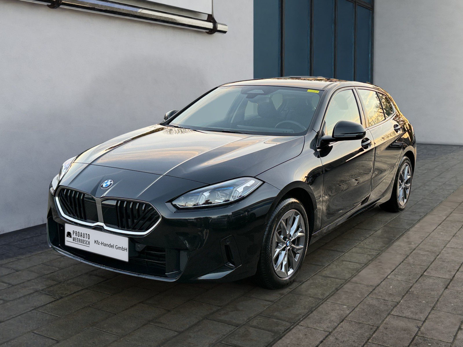 BMW 120i LED/NAVI/CARPLAY/PARKASSIST/RFK