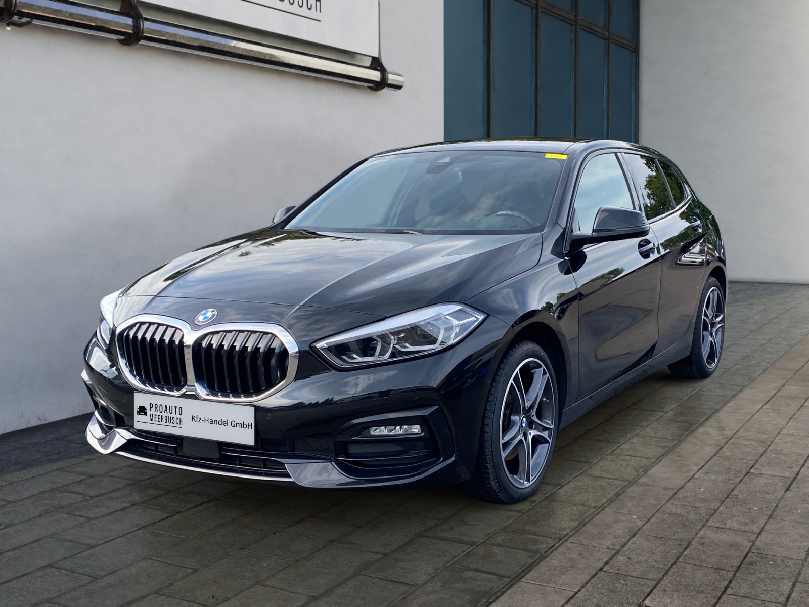 BMW 118i Sport Line DRIVINGASSIST/KOMFORTZUG/HIFI/18"