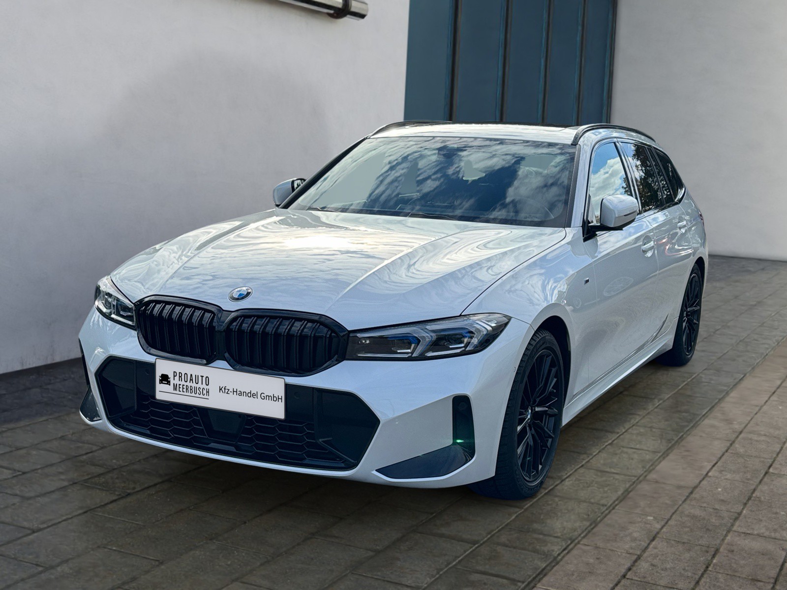 BMW 320i M Sport MEMORY/ACC/HEADUP/PANO/ADAPTIVLED