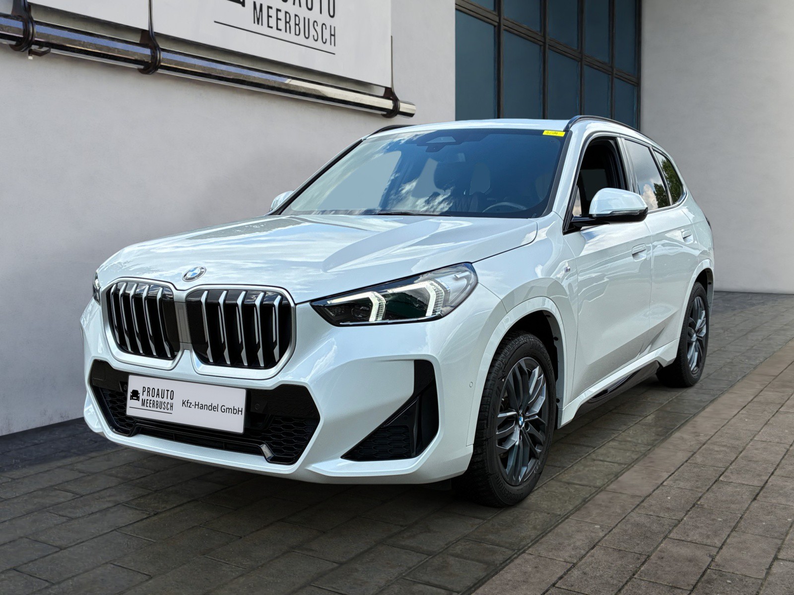 BMW X1 18i sDrive M Sport AHK/PANO/MEMORY/ACC/NAVI