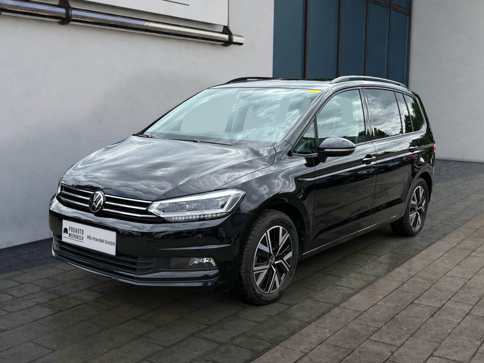 Volkswagen Touran Comfortline AHK/EASYOPEN/PANO/STNDHZNG/17´´