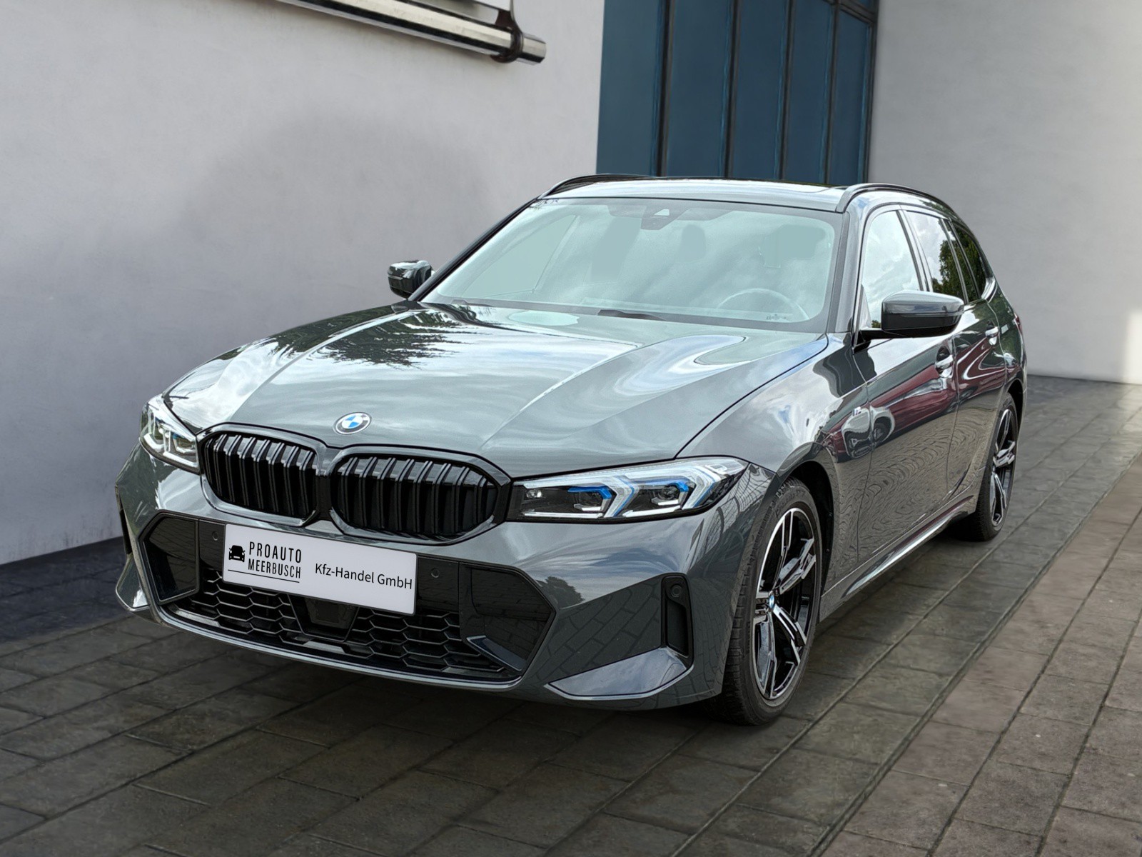 BMW 320d xDrive M Sport AHK/ACC/ADAPTLED/HEADUP/PANO