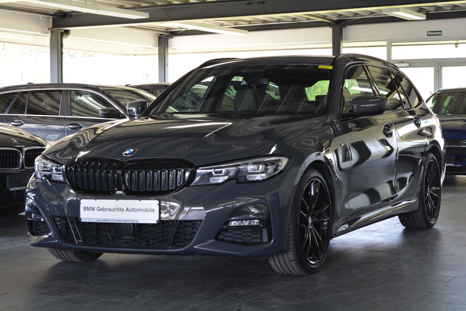 BMW 320 d xDrive Touring M Sport MILDHYBRID ACC/AHK/STANDHEIZUNG/PARKASSISTENT