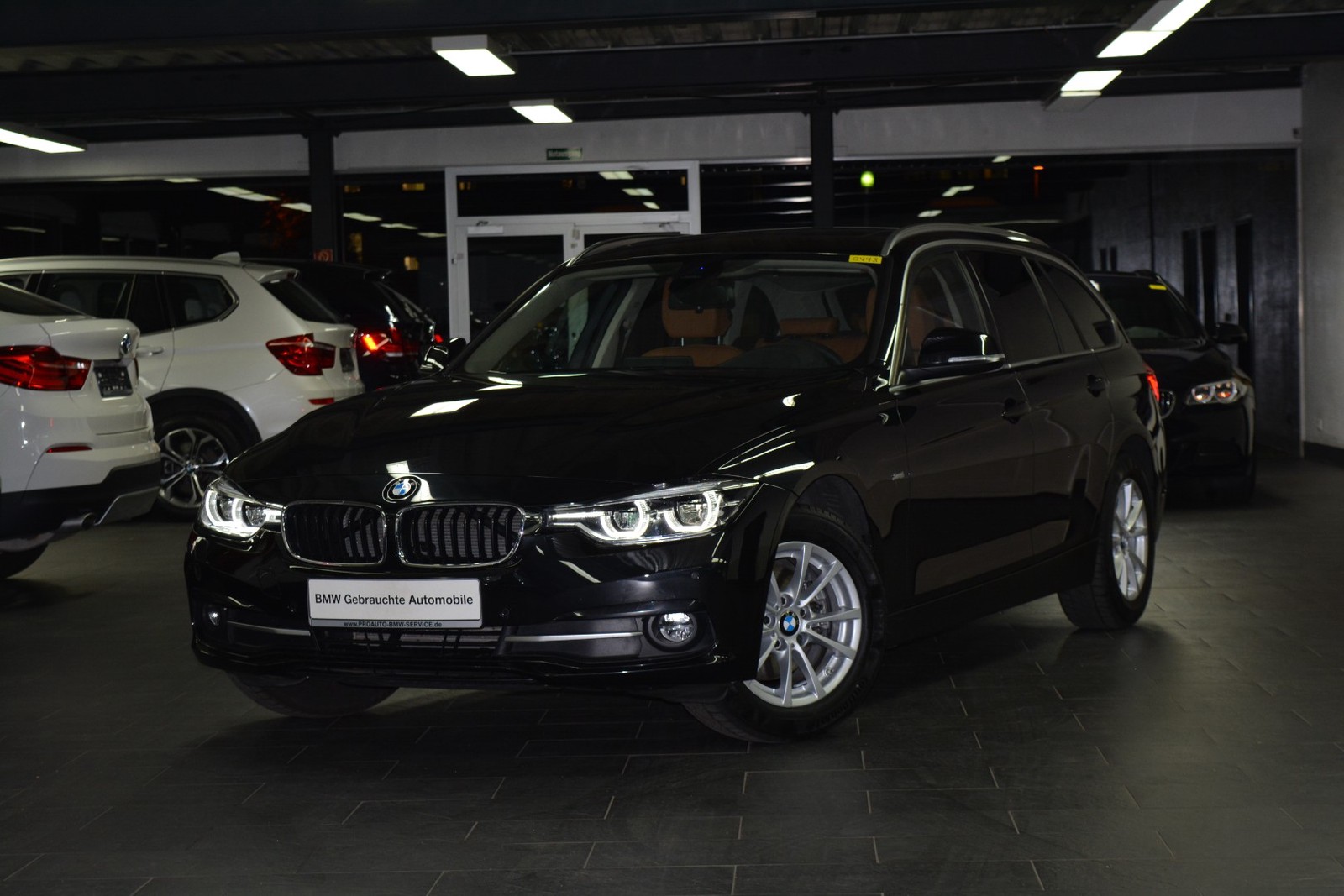 BMW 320d Sport Line LED/LEDER/AHK/HUD/PANORAMA/KOMFORTZUGANG