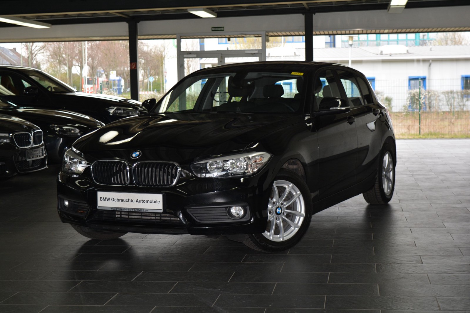 BMW 118i Aut. Advantage NAVI/SITZHEIZUNG/PDC