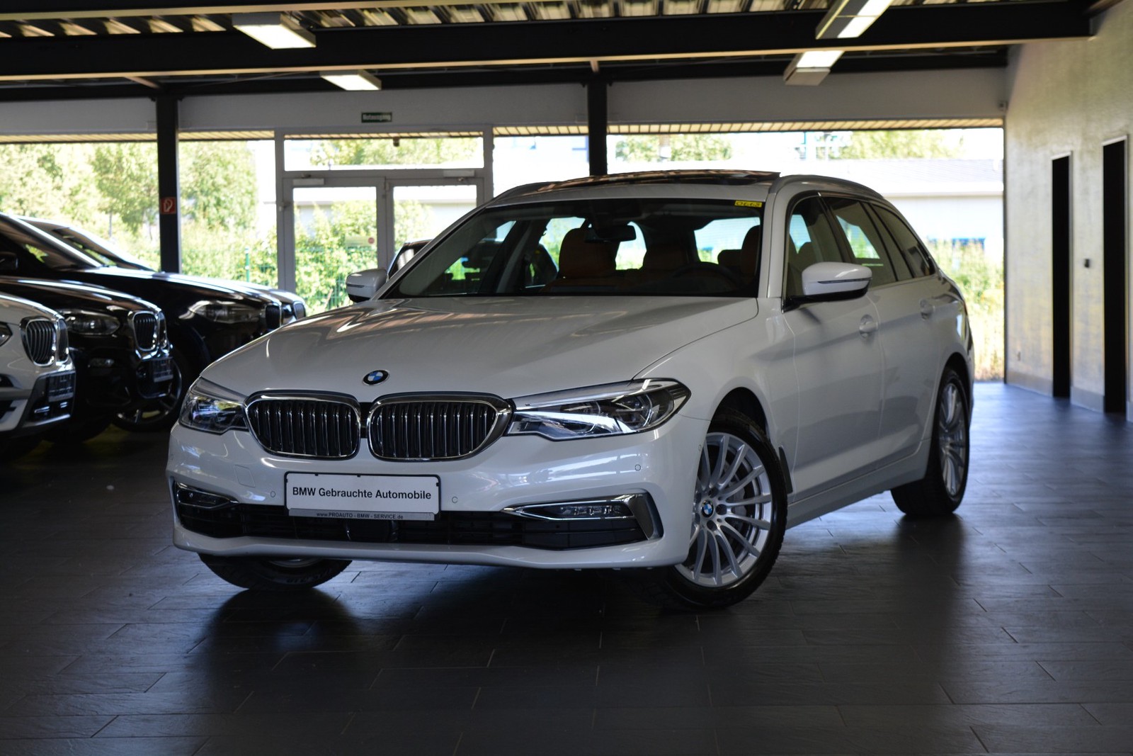 BMW 540i xDrive Luxury Line LED/HEAD-UP/PANORAMA/6d-Temp