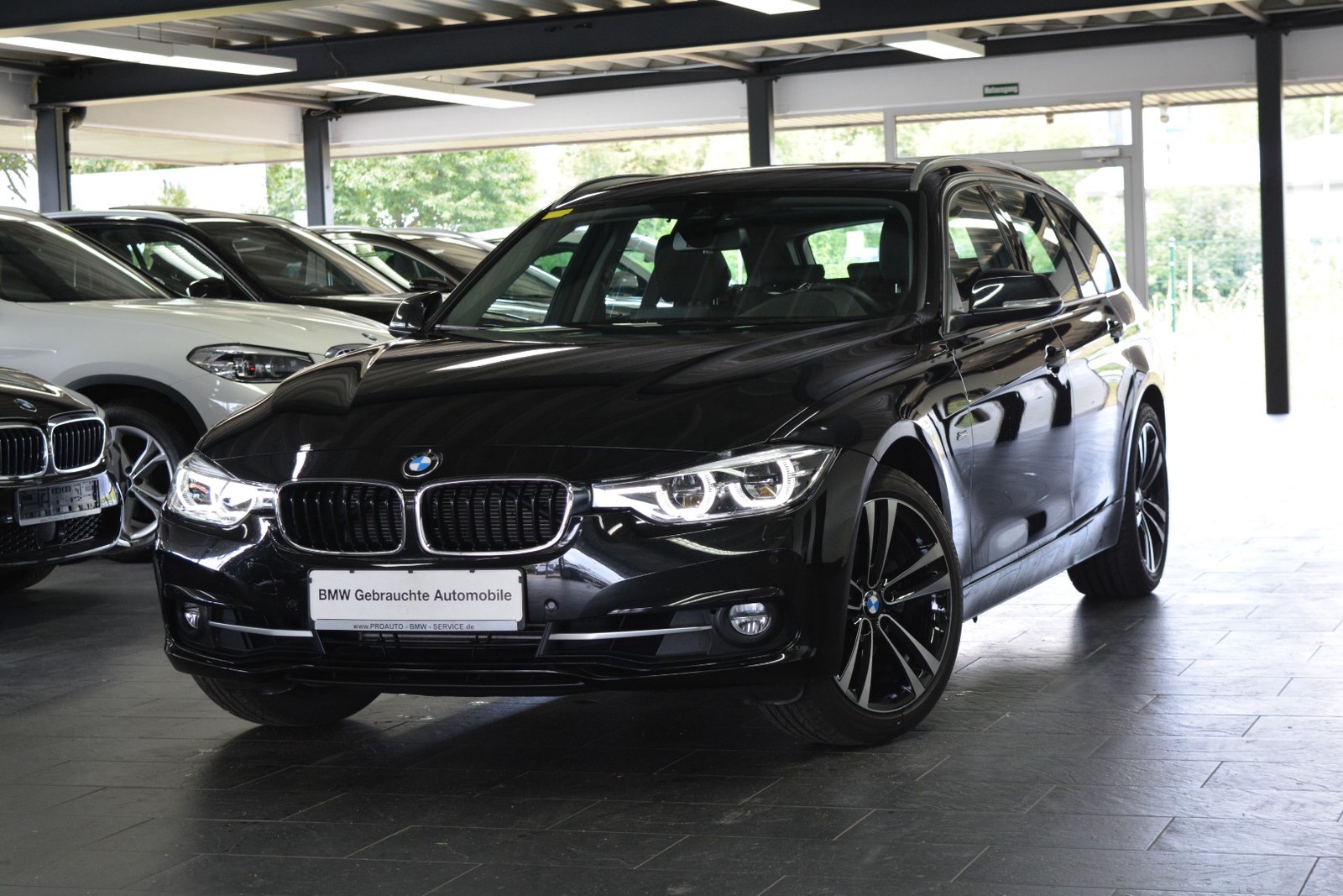 BMW 330d xDrive Sport Line Touring HUD/LED/PANORAMA