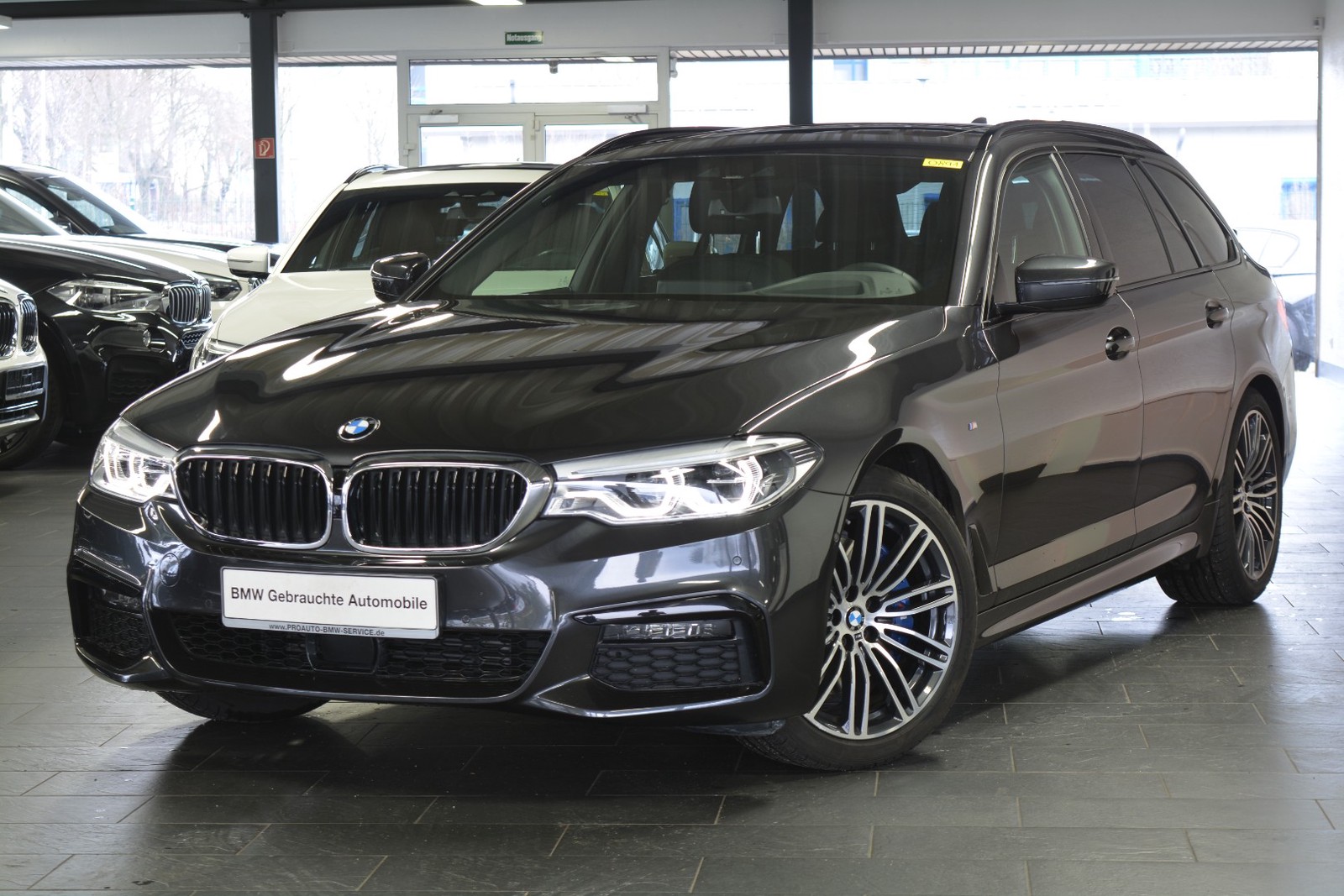 BMW 530d xDrive M Sport Touring/HUD/PANO/6d-Temp