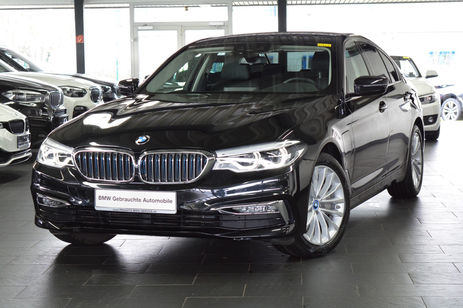 BMW 530e Luxury Line HUD/SOFTCLOSE/RFK/KOMFORTSITZE