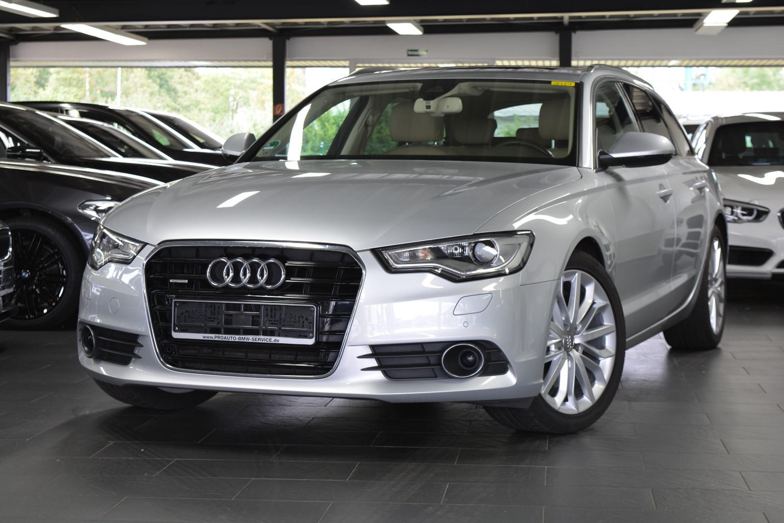 Audi A6 Avant 3.0 TDI quattro AHK/PANORAMA/NAVI/BOSE