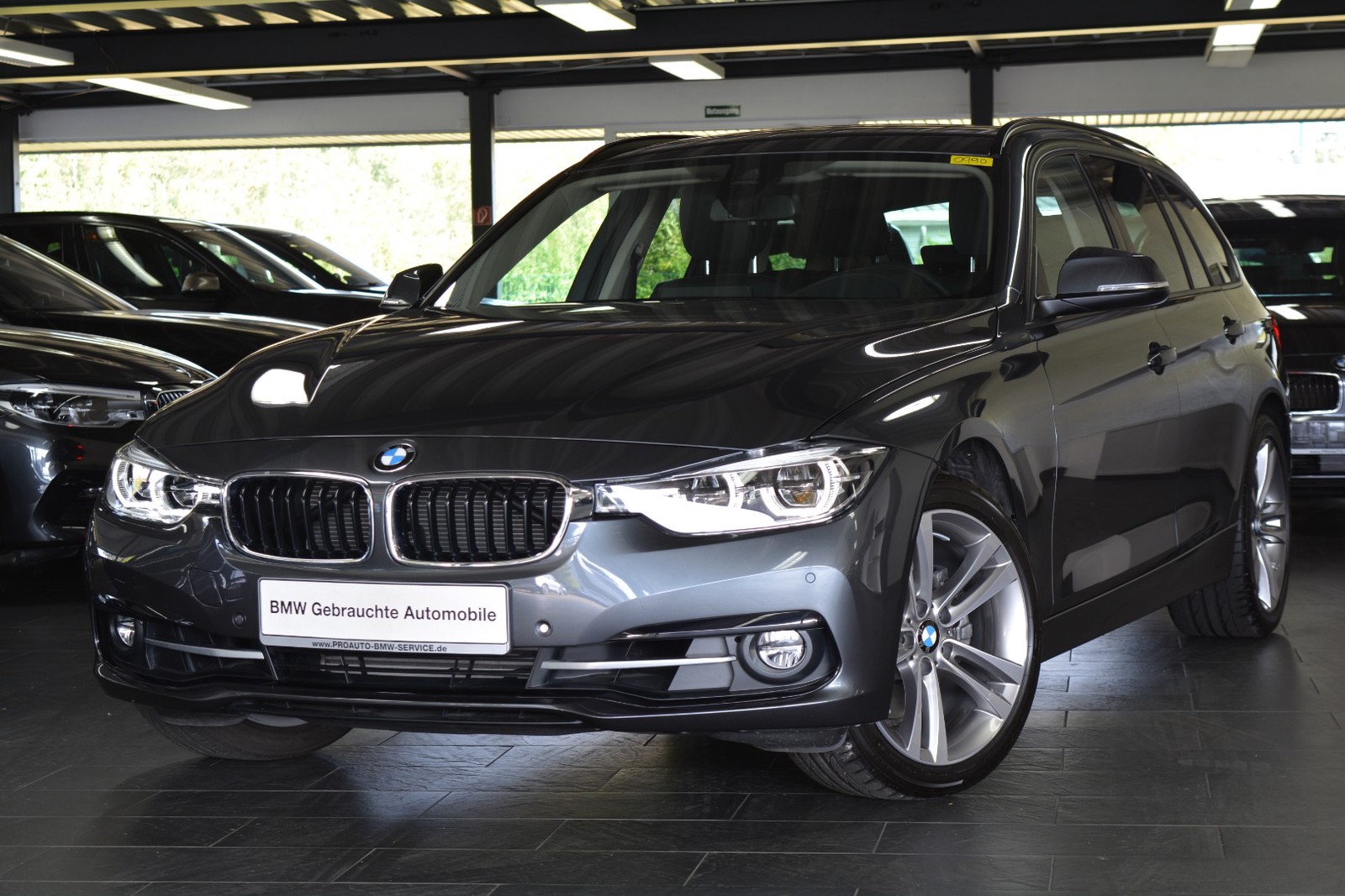BMW 330d xDrive Sport Line Touring HEAD-UP/LED/NAVI PROF/KAMERA/HI FI