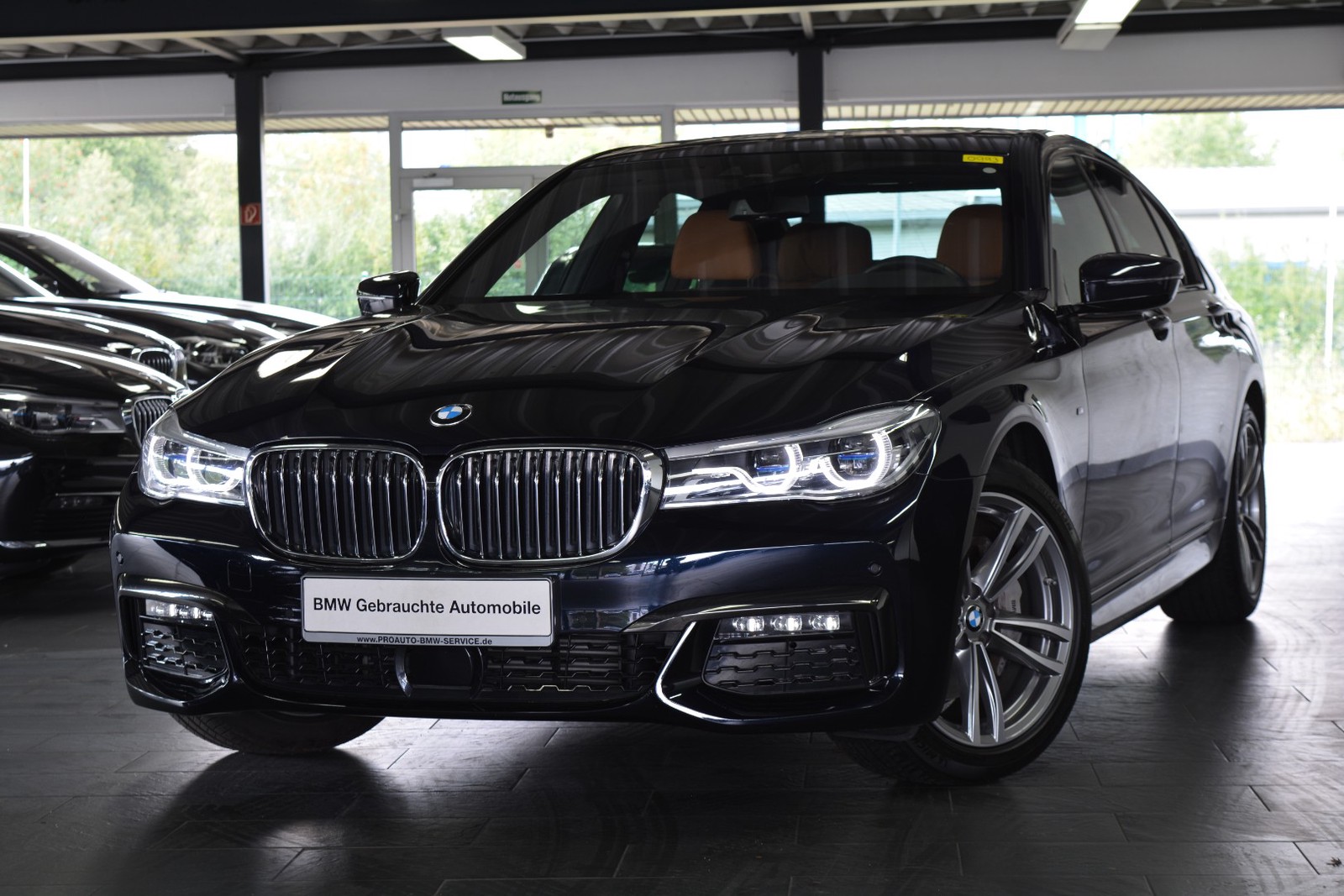BMW 730d xDrive M-SPORT AHK/HEAD-UP/LASER-LICHT/STANDHEIZUNG/TV