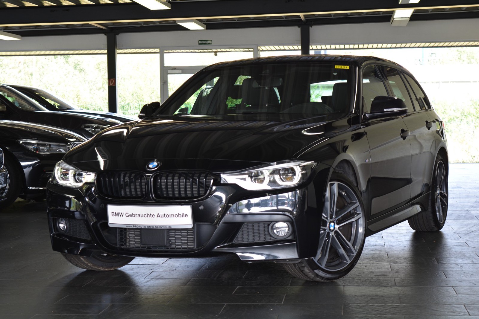 BMW 330d xDrive M Sport Touring LED/HEAD-UP/NAVI PROF/DRIVING ASSISTENT