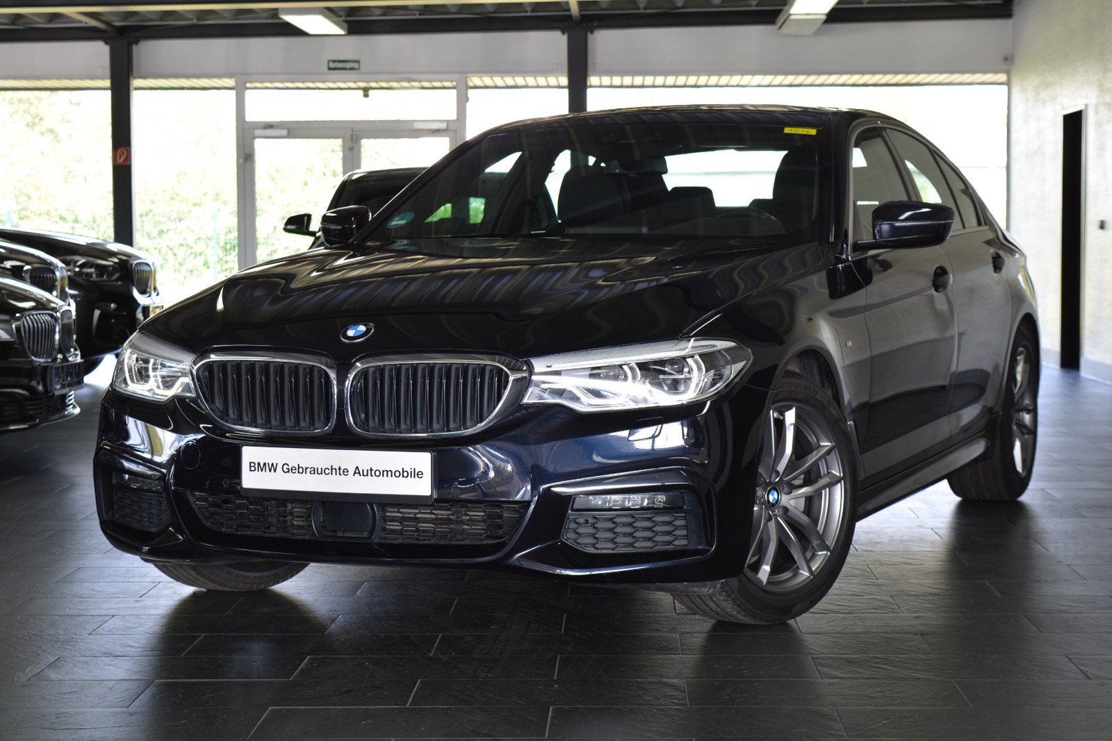 BMW 520d M Sport LED/HEAD-UP/NAVI PROF/STANDHEIZUNG