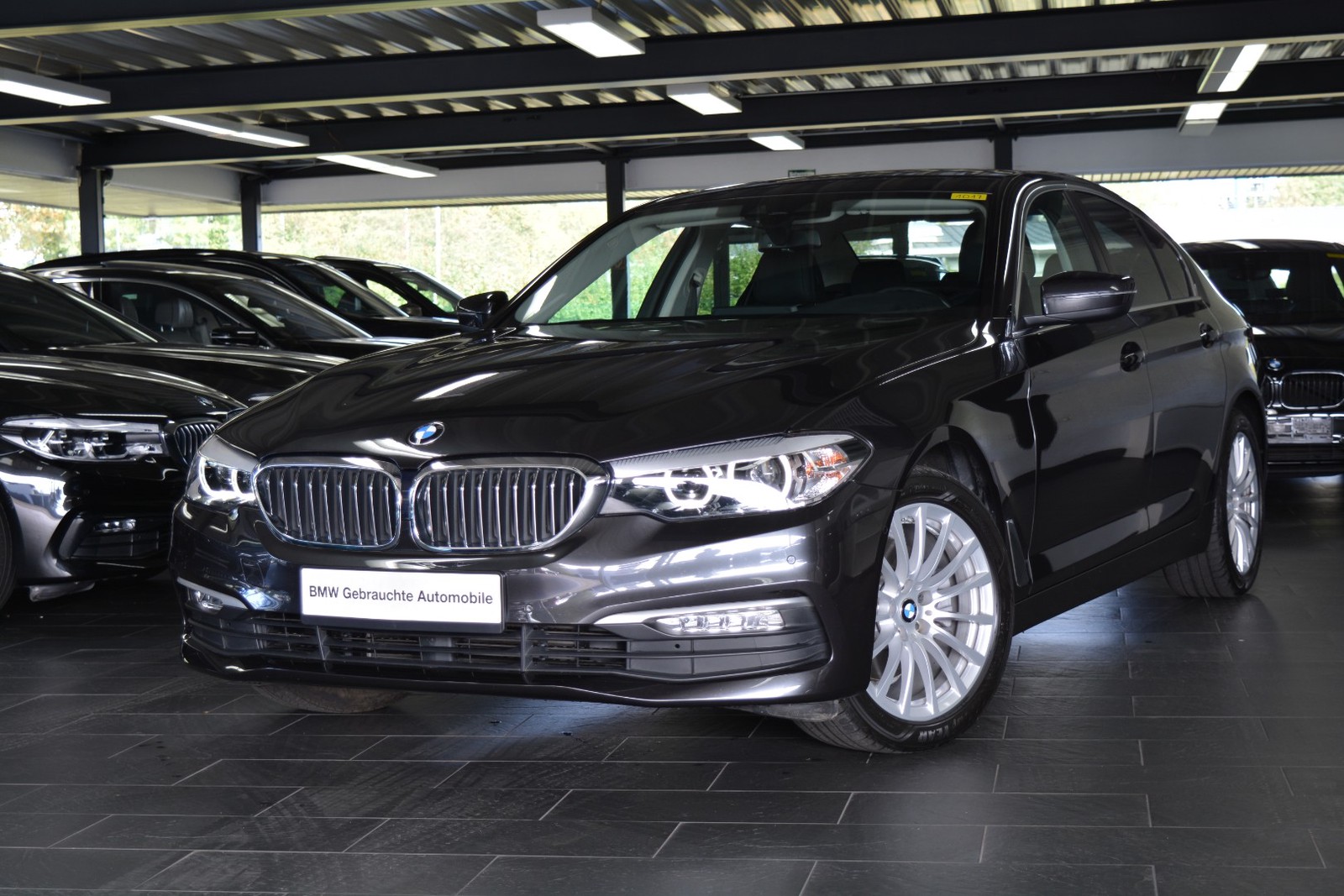 BMW 520d HEAD-UP/NAVI/GLASDACH/KAMERA/HIFI