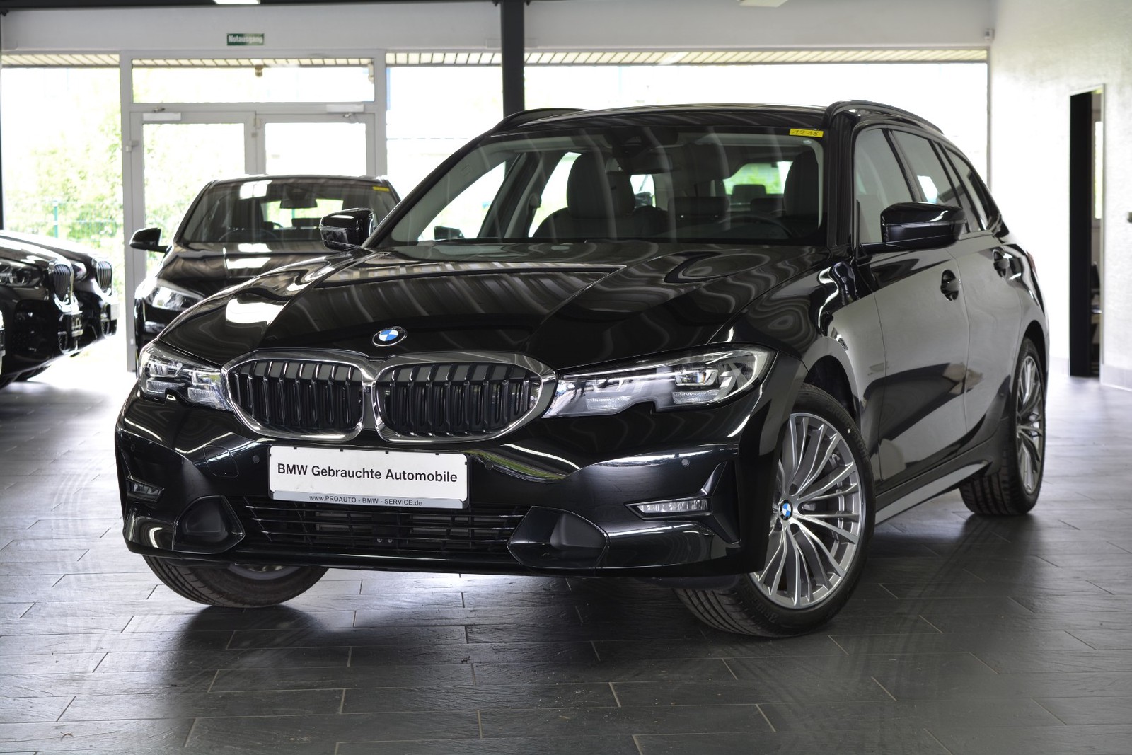 BMW 318 d Touring Sport Line LIVE COCKPIT/LED/NAVI/LEDER