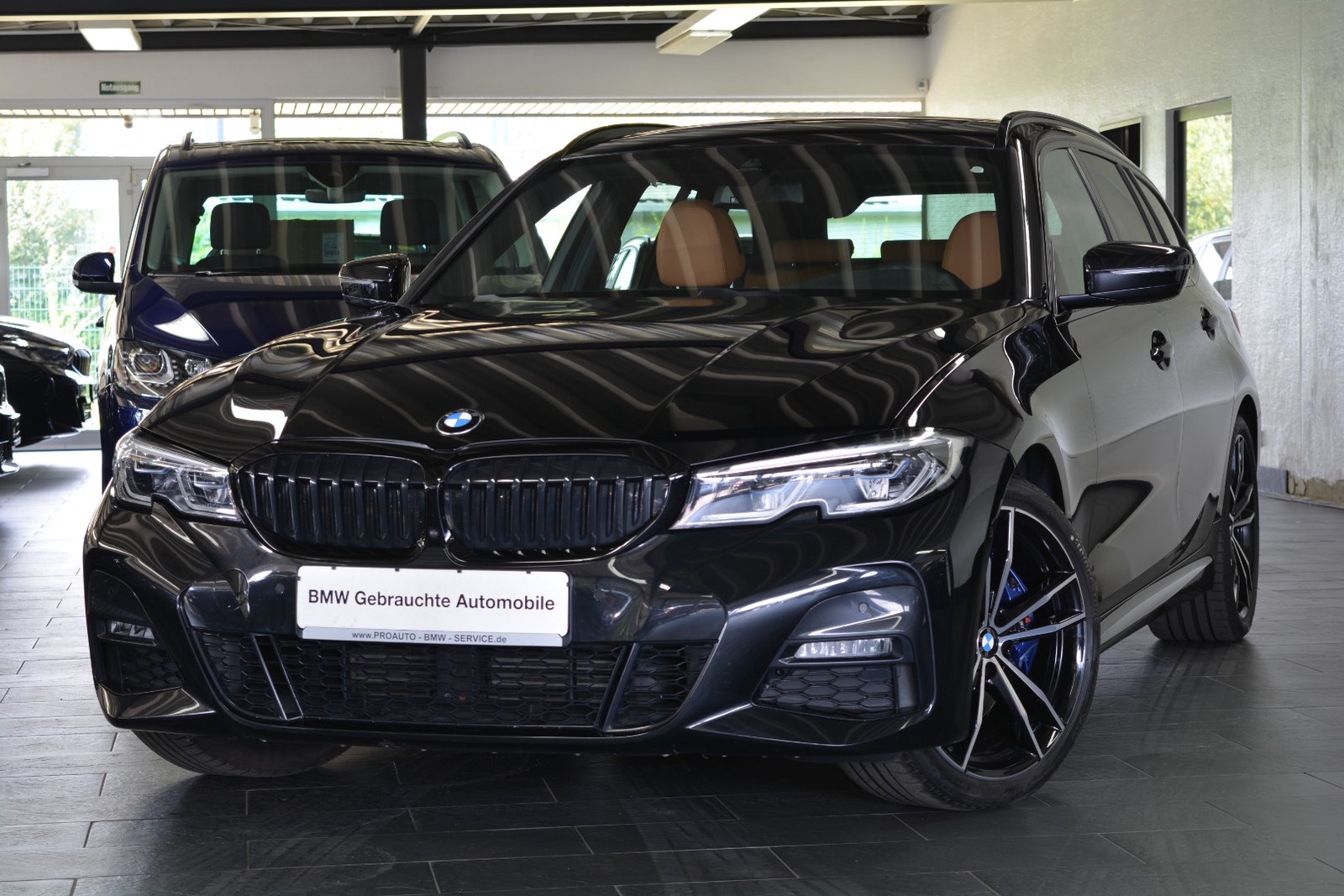 BMW 330 d xDrive M Sport Touring AHK/HEAD-UP/LIVE COCKPIT PLUS/LASER/STANDHEIZUNG