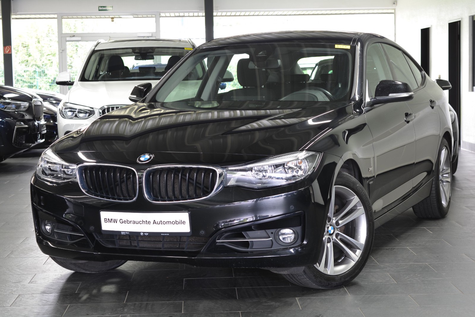 BMW 320i xDrive Gran Turismo Sport Line HEAD-UP/LED/NAVI PROF/KAMERA