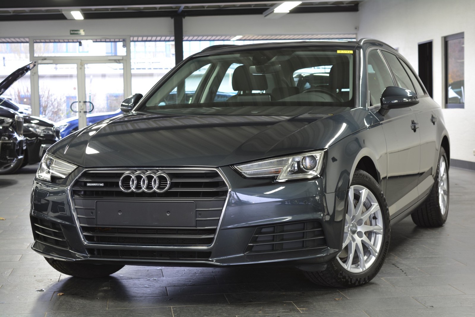 Audi A4 Avant 2.0 TDI DPF quattro NAVI/KAMERA/SITZHEIZUNG