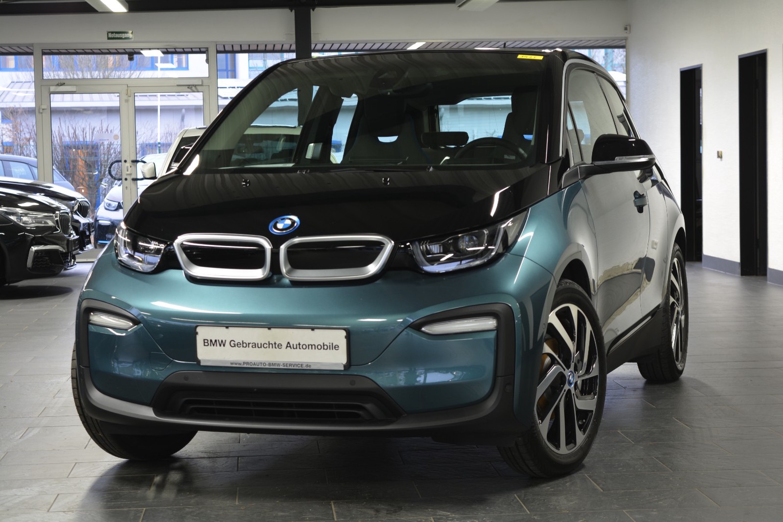 BMW i3 120 Ah WÄRMEPUMPE/SCHNELLADEN/ACC/GLASDACH/RFK
