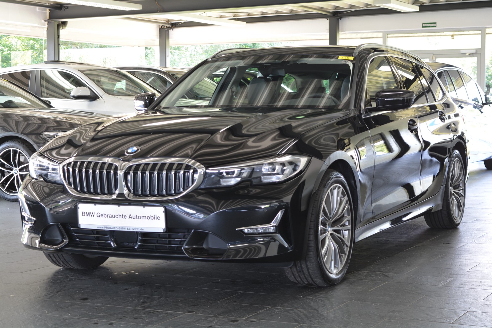 BMW 320 d xDrive Tour. Luxury Line ACC/PANORAMA/STANDHEIZUNG/LEDER