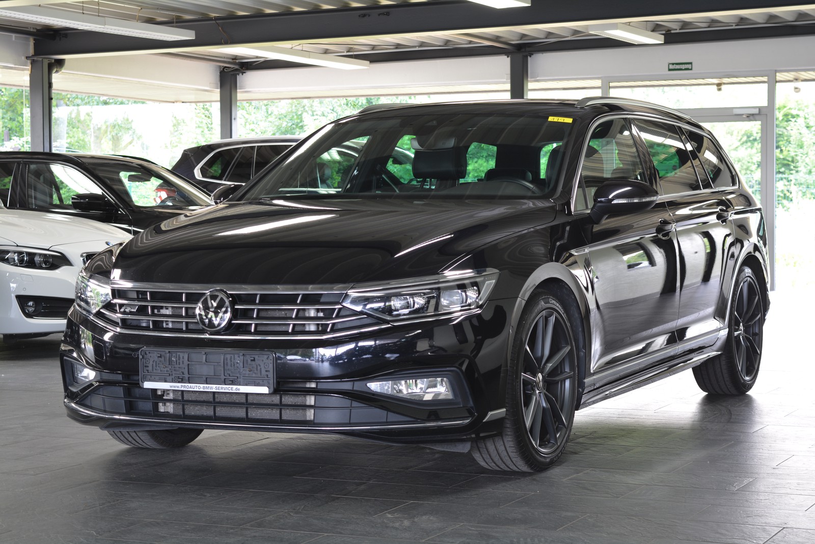 Volkswagen Passat Variant R-Line ACC/PANORAMA/APPLE CARPLAY/EASY OPEN