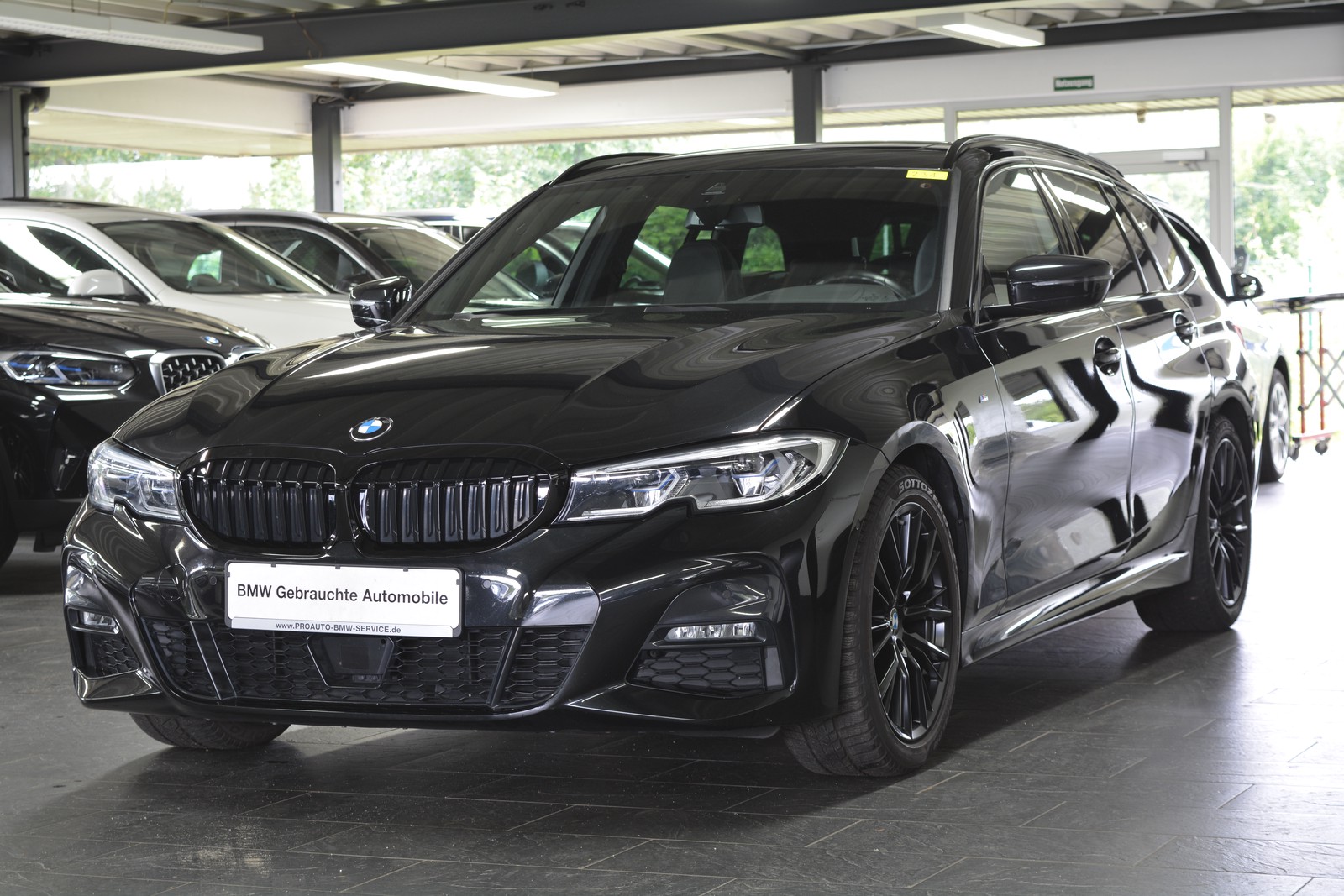 BMW 318 d Tour. M Sport AHK/ACC/LASER/HEAD-UP/PANORAMA