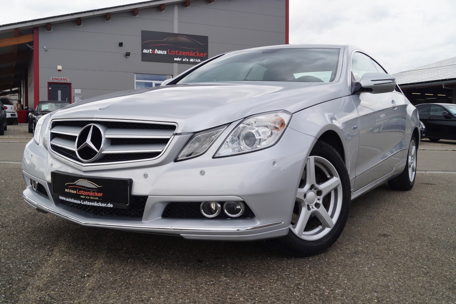 Mercedes-Benz E 250 CGI BlueEfficiency S-Heft, AHK, Tempomat